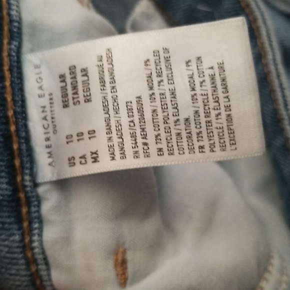 Mom Jeans American Eagle size 10 light wash - Picture 5 of 8